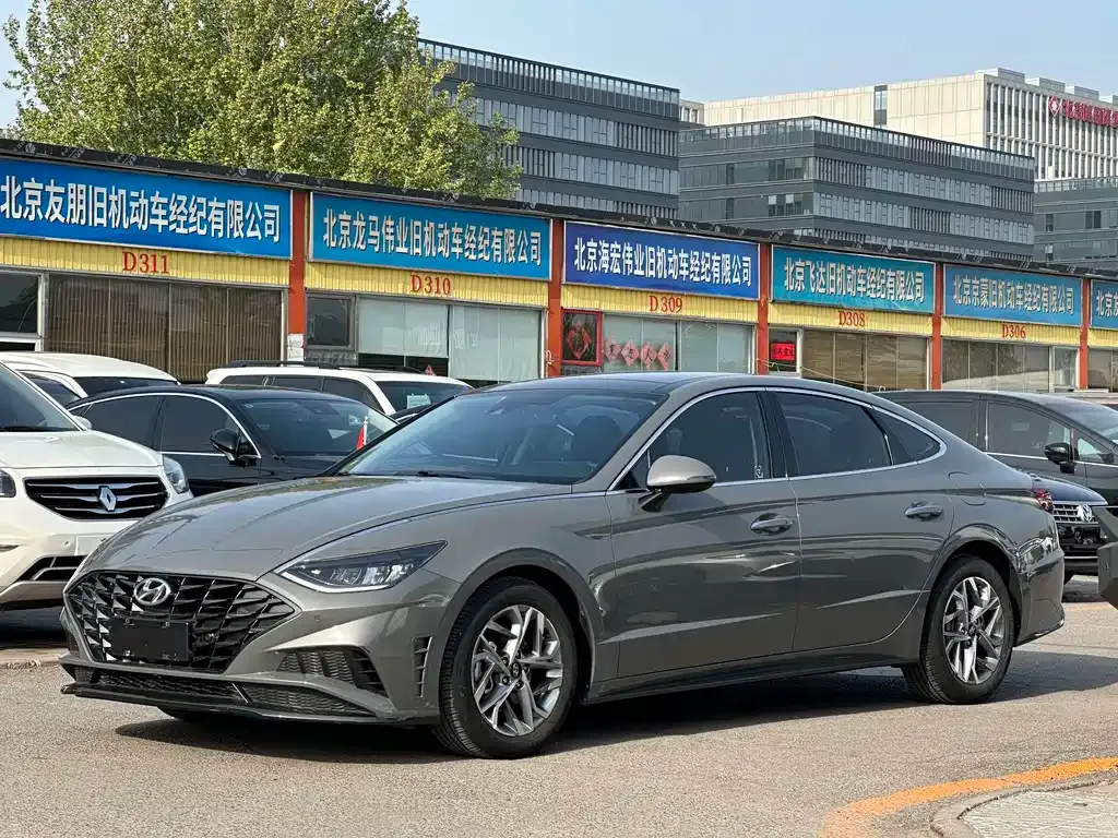 Hyundai Sonata — фото 1