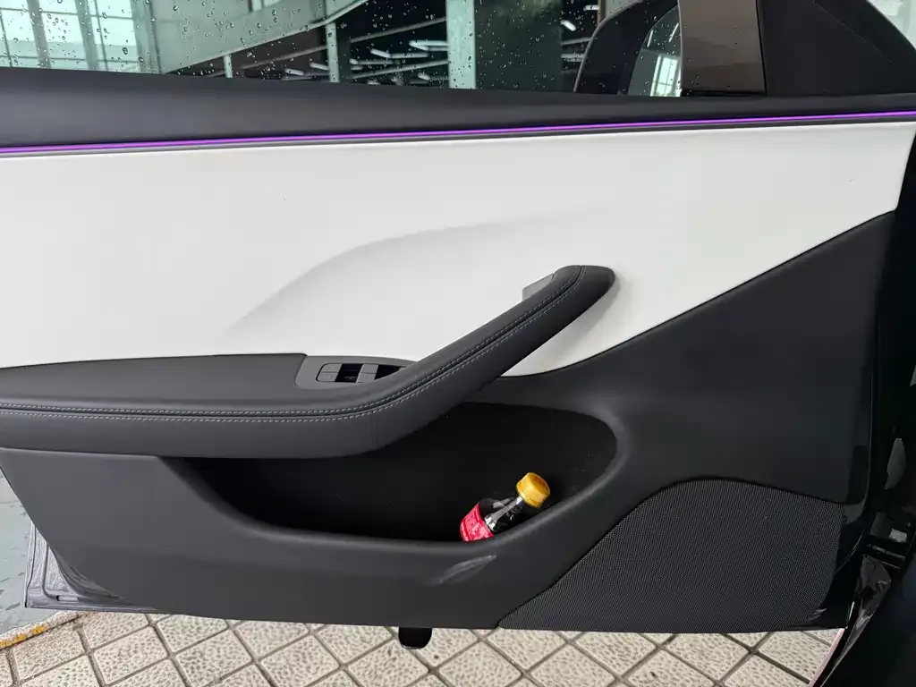 Tesla Model 3 — фото 4