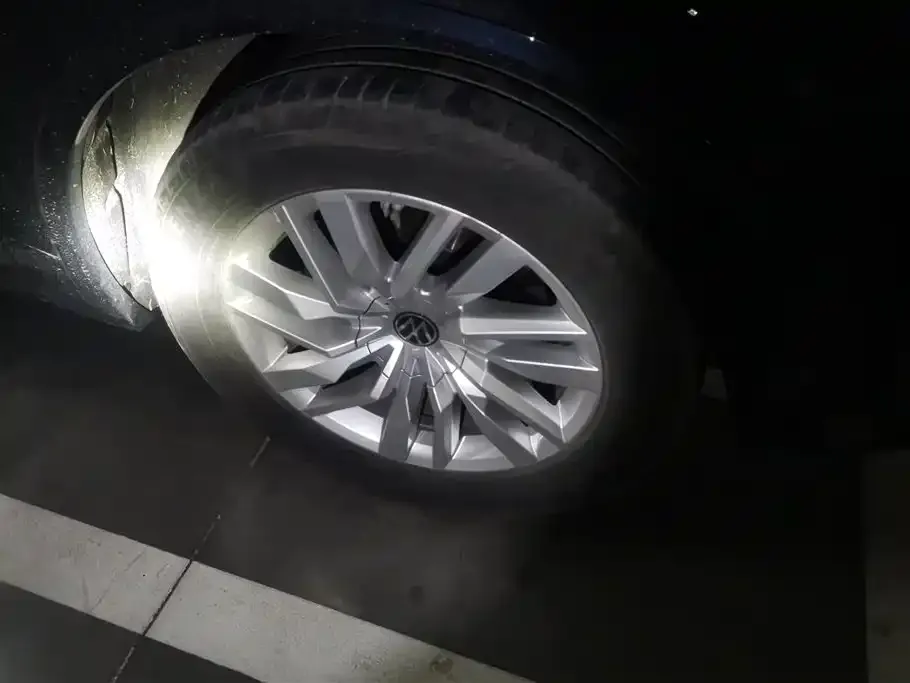 Volkswagen Touareg 2022 из CN, фото 3
