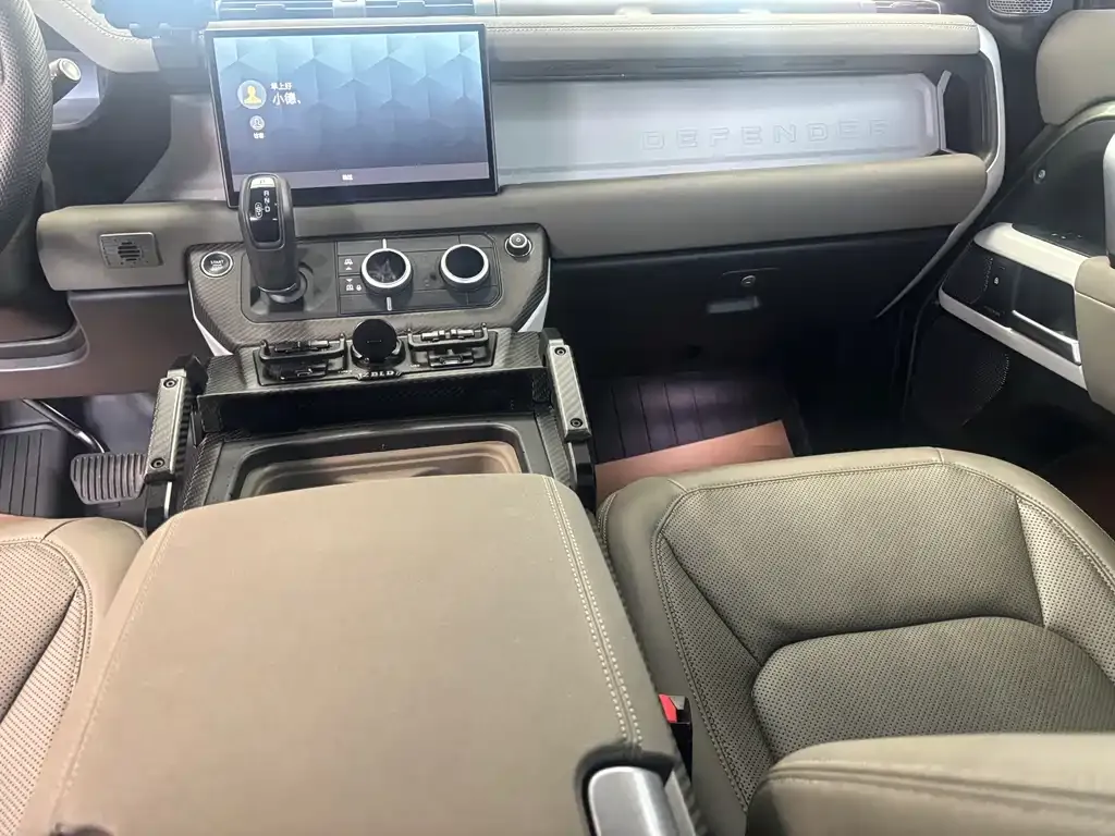 Land Rover Defender — фото 10