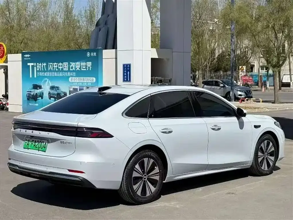 Geely Galaxy A7 — фото 8