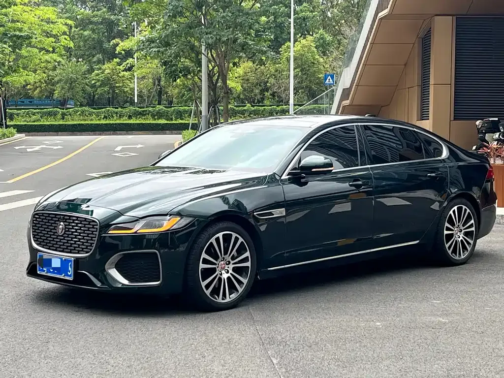 Jaguar XFL — фото 1
