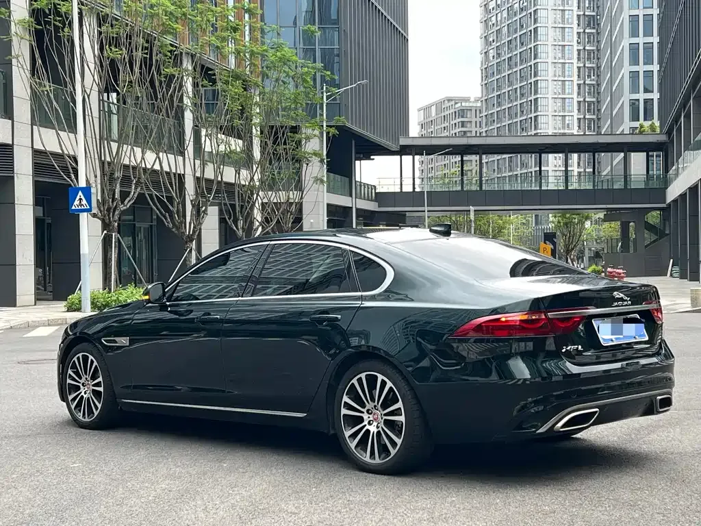 Jaguar XFL — фото 10