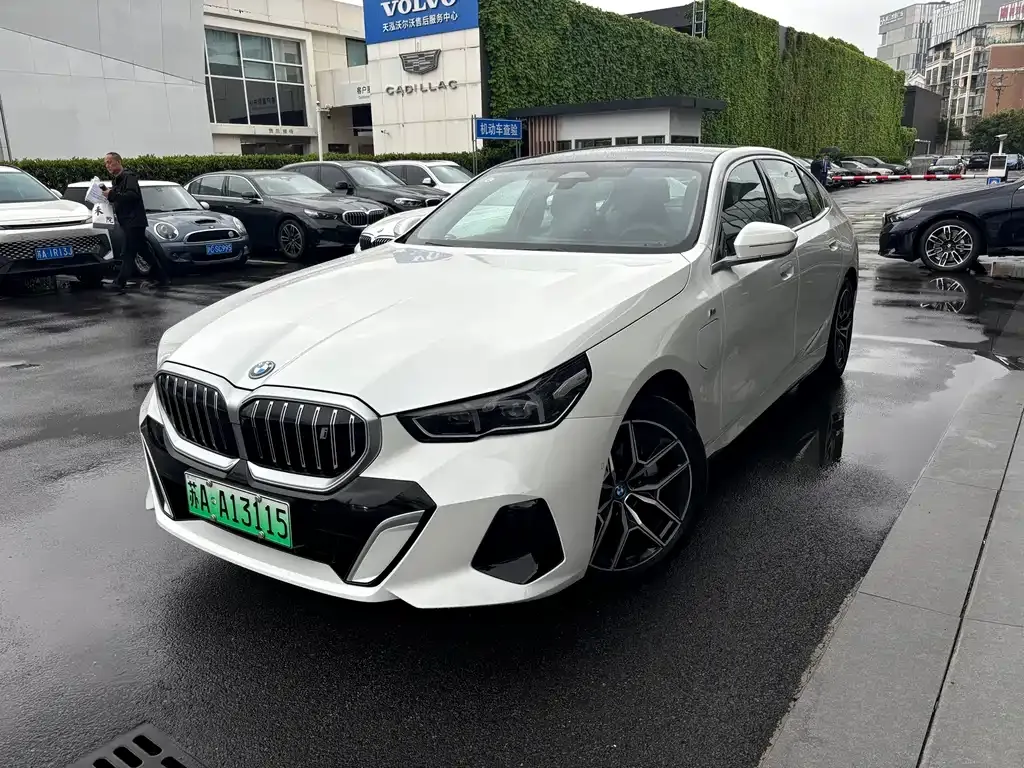 BMW i5 — фото 1