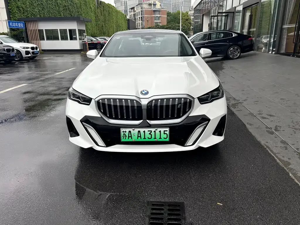 BMW i5 — фото 3