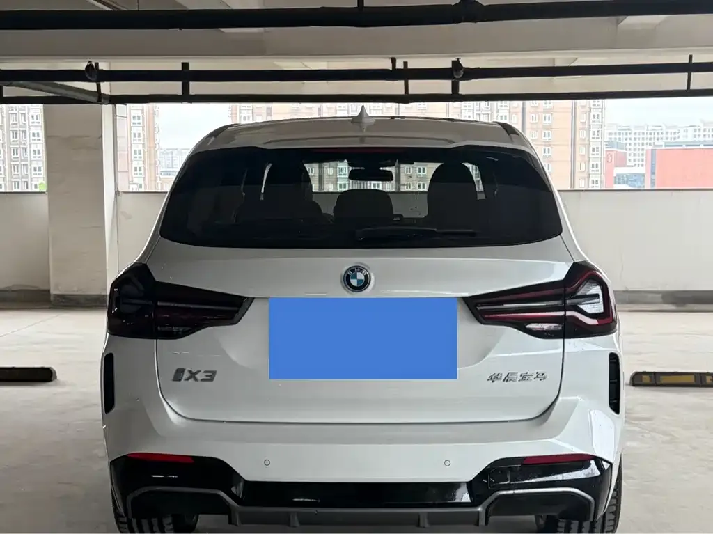 BMW iX3 — фото 2