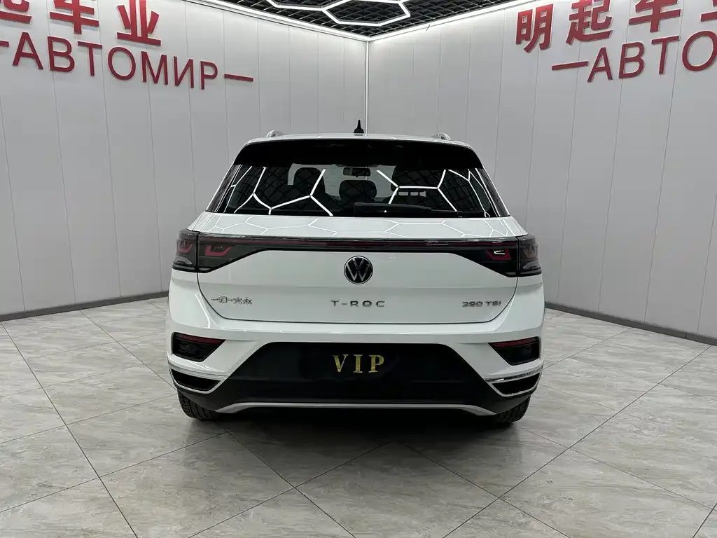 Volkswagen T-Roc — фото 7
