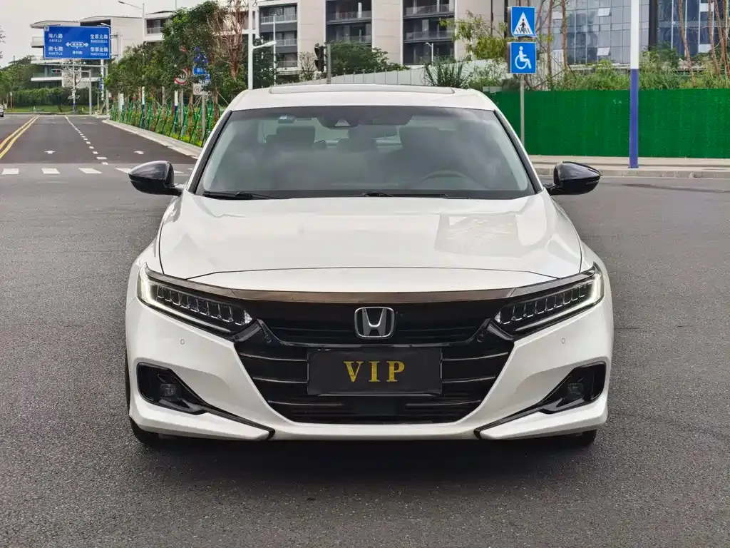 Honda Accord — фото 9