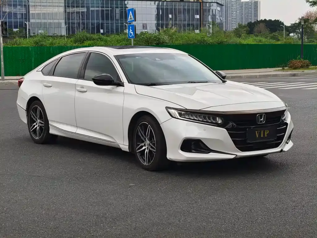 Honda Accord — фото 8