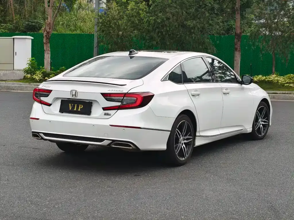 Honda Accord — фото 6