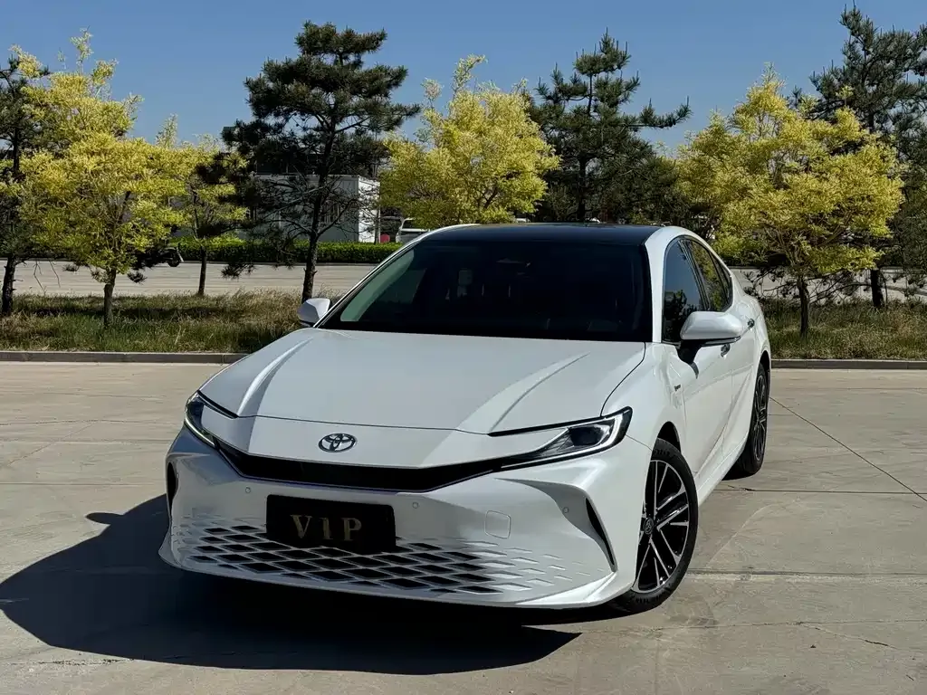 Toyota Camry 2024 из CN, фото 1