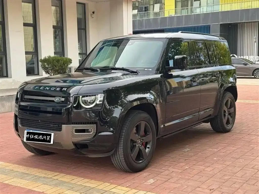 Land Rover Defender — фото 1