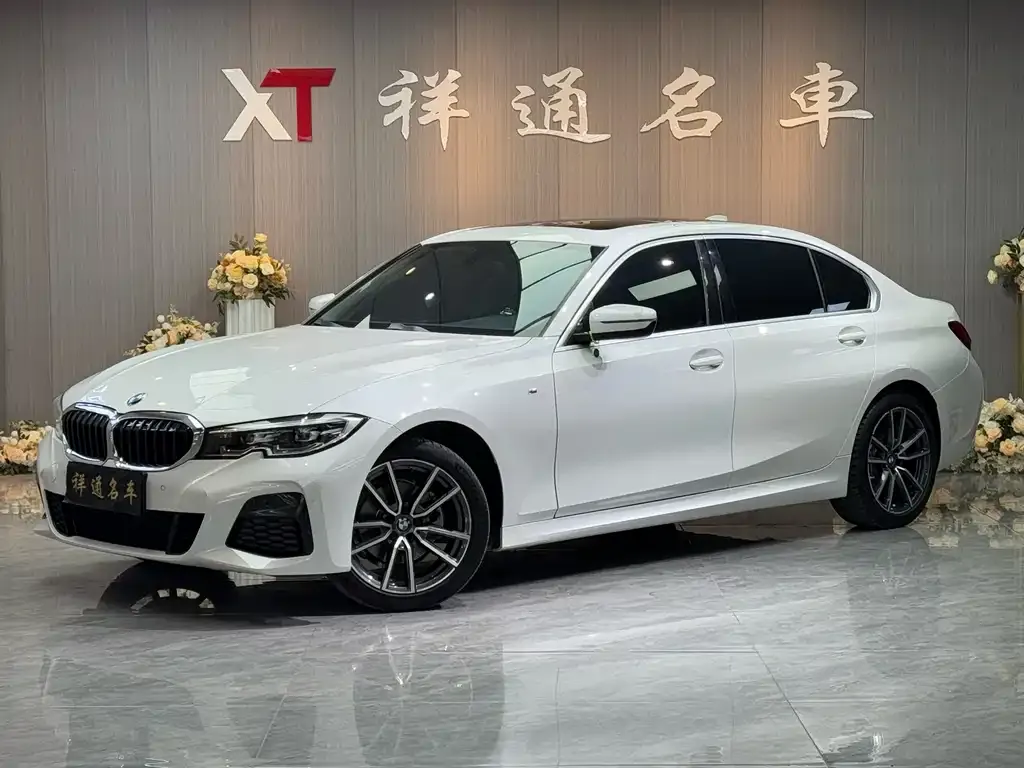 BMW 3 Series 2022 из CN, фото 1
