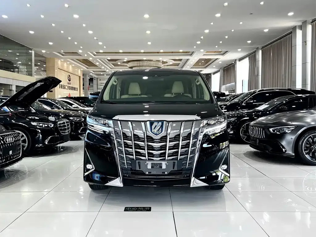 Toyota Alphard — фото 3