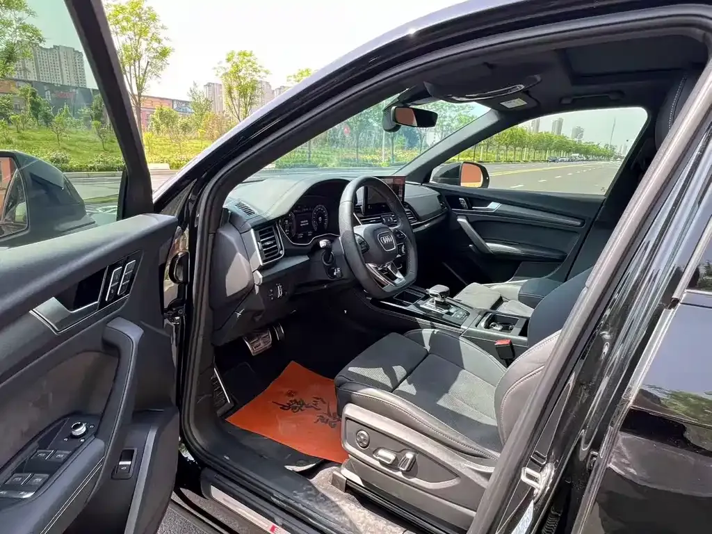 Audi Q5L Sportback — фото 2
