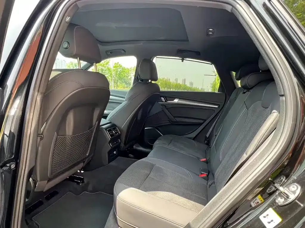 Audi Q5L Sportback — фото 3