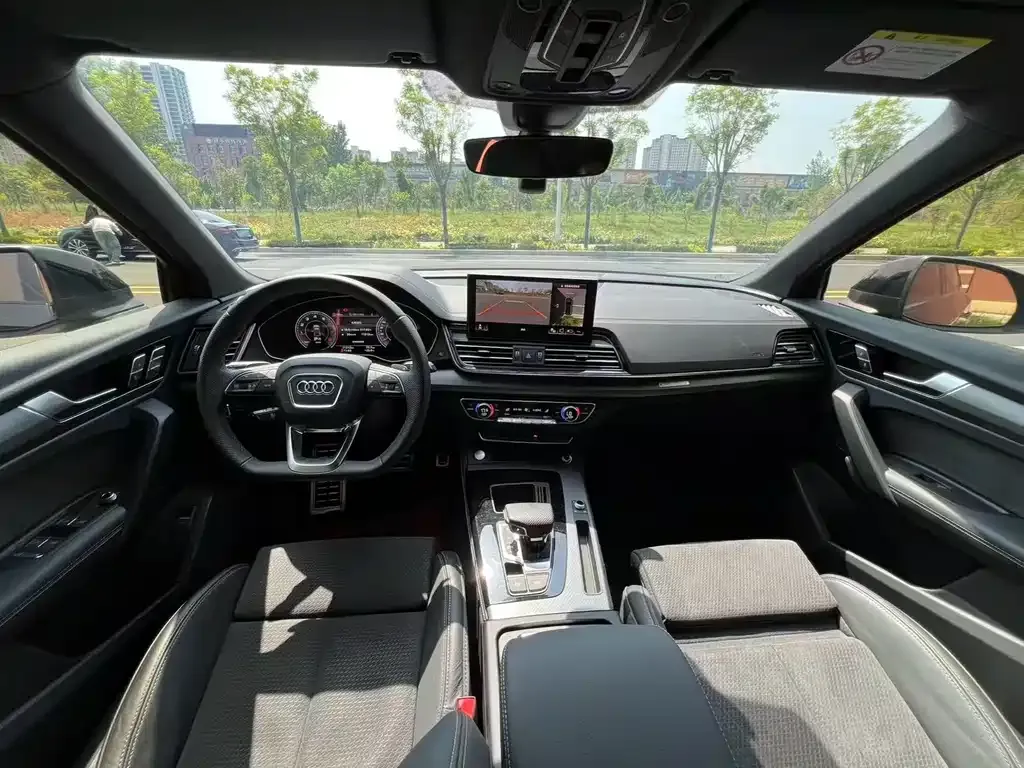 Audi Q5L Sportback — фото 8