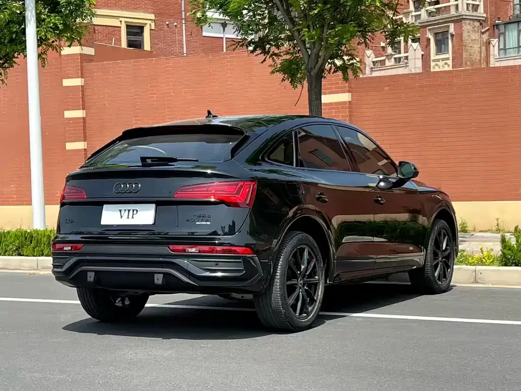 Audi Q5L Sportback — фото 7