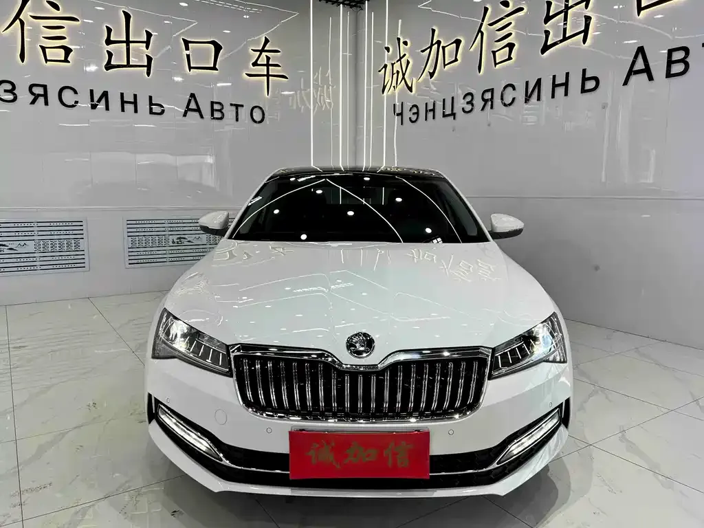 Skoda Superb — фото 3