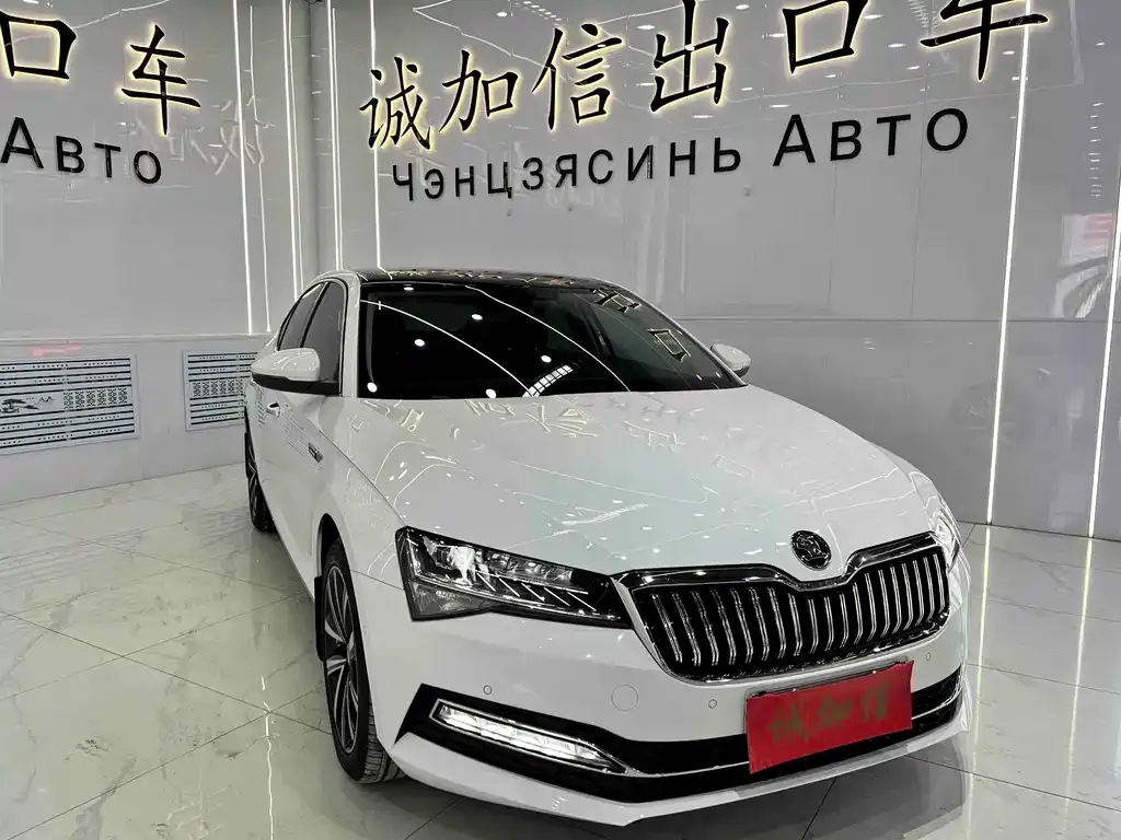 Skoda Superb — фото 4