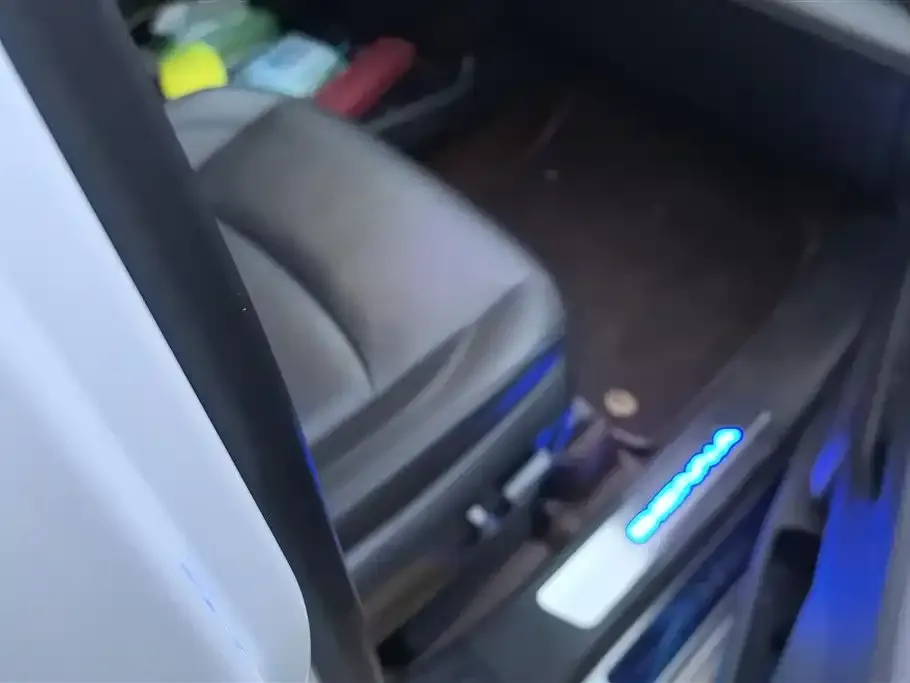 Toyota Sienna — фото 2