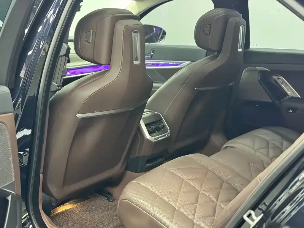 BMW i7 2024 из CN, фото 10