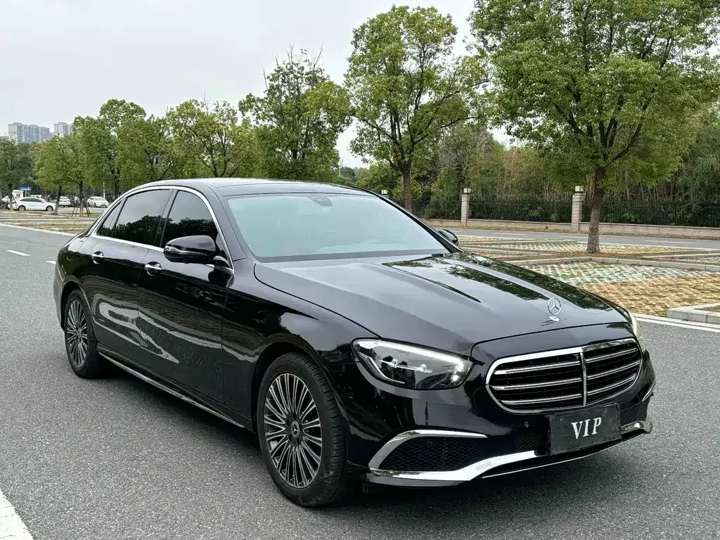 Mercedes-Benz E-Class — фото 6