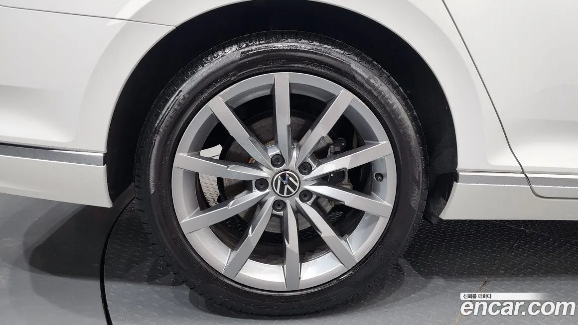 Volkswagen Passat 2021 из KR, фото 3