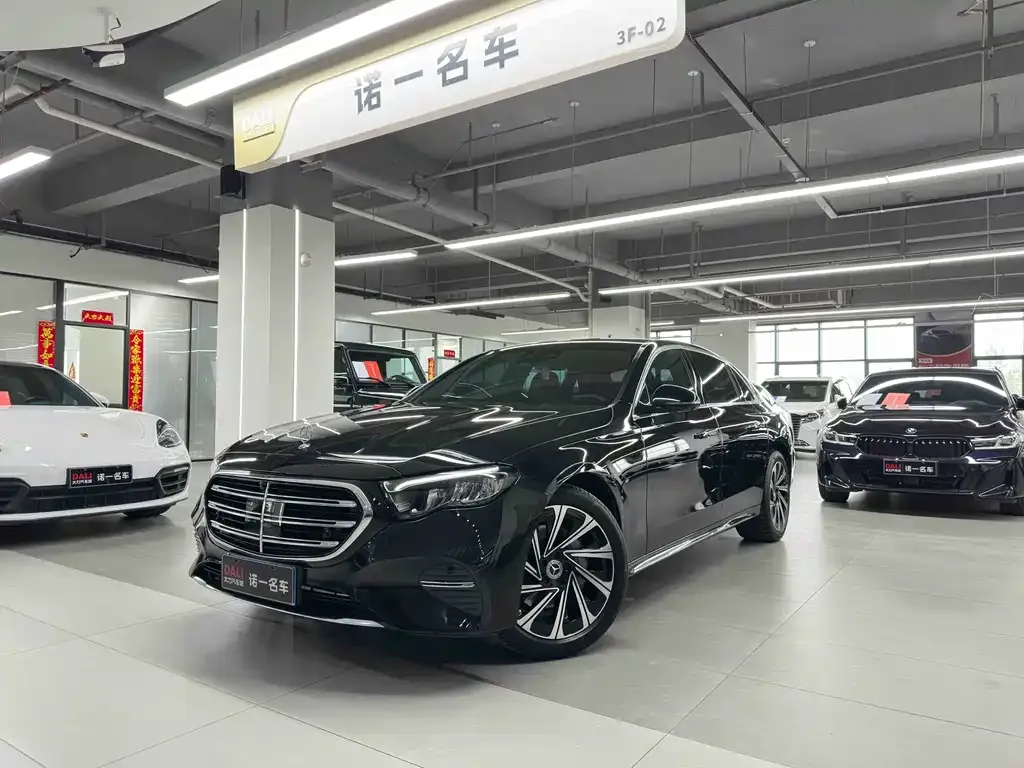 Mercedes-Benz E-Class — фото 1