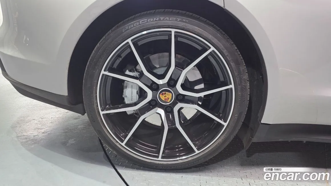 Porsche Taycan 2024 из KR, фото 7