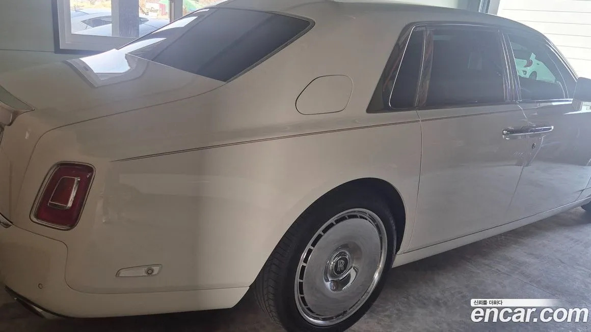 Rolls-Royce Phantom 2025 из KR, фото 2