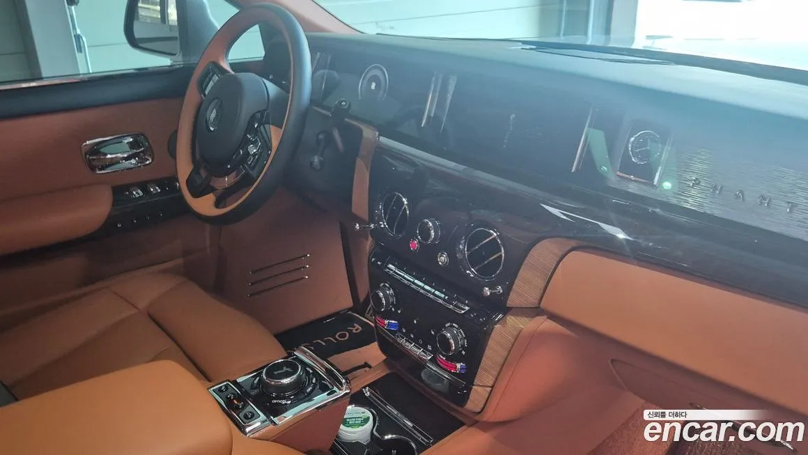 Rolls-Royce Phantom 2025 из KR, фото 7