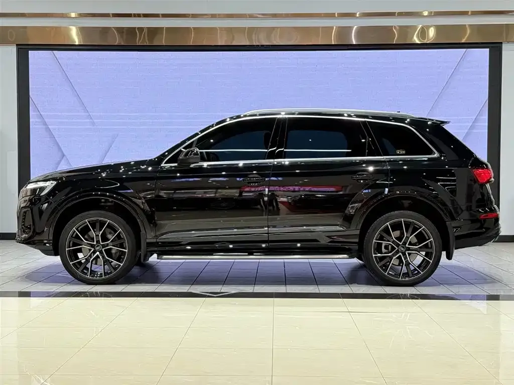 Audi Q7 — фото 7