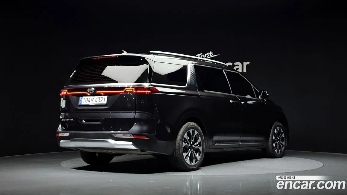 Kia Carnival — фото 10