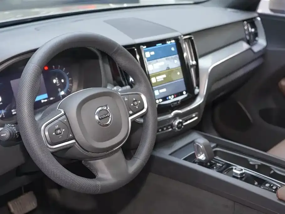Volvo XC60 2024 из CN, фото 8