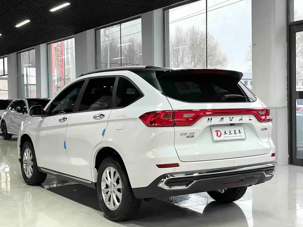 Haval M6 — фото 10