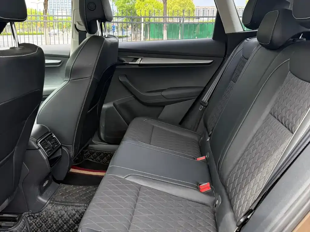 Skoda Karoq 2021 из CN, фото 9