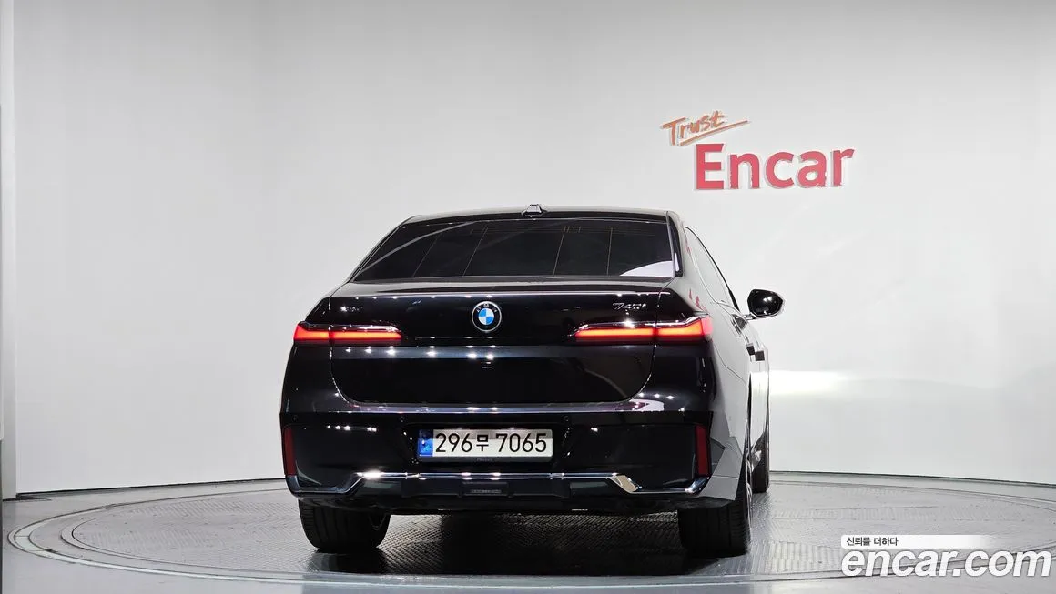 BMW 7-Series 2024 из KR, фото 2