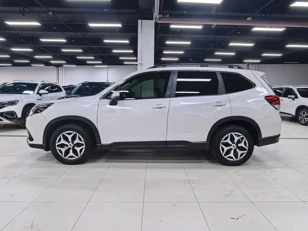 Subaru Forester — фото 5