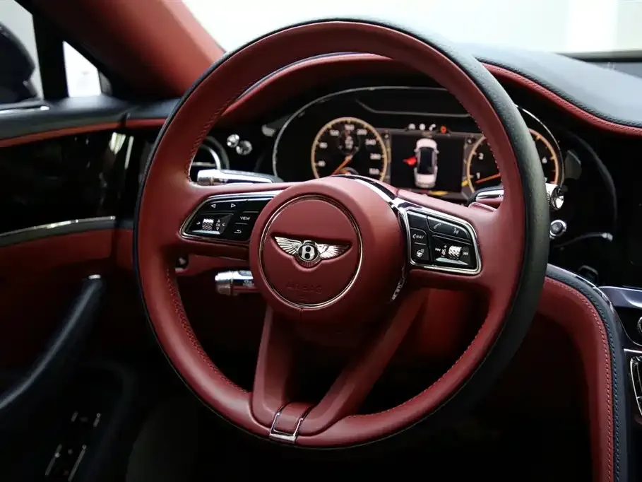 Bentley Flying Spur — фото 2