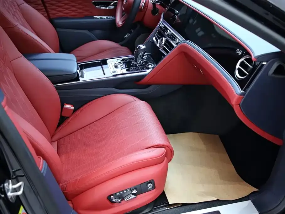 Bentley Flying Spur — фото 10