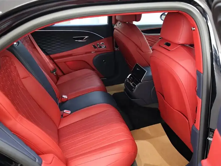 Bentley Flying Spur — фото 4