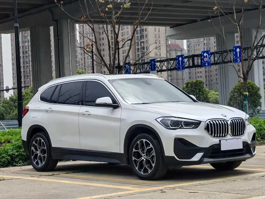 BMW X1 — фото 9