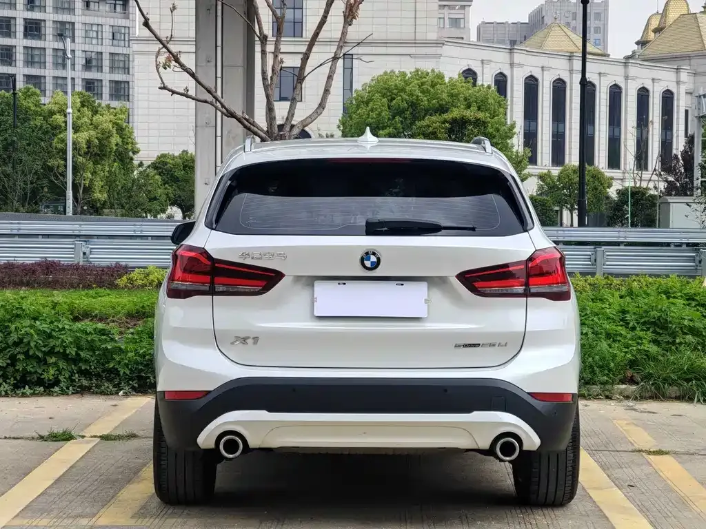 BMW X1 — фото 7