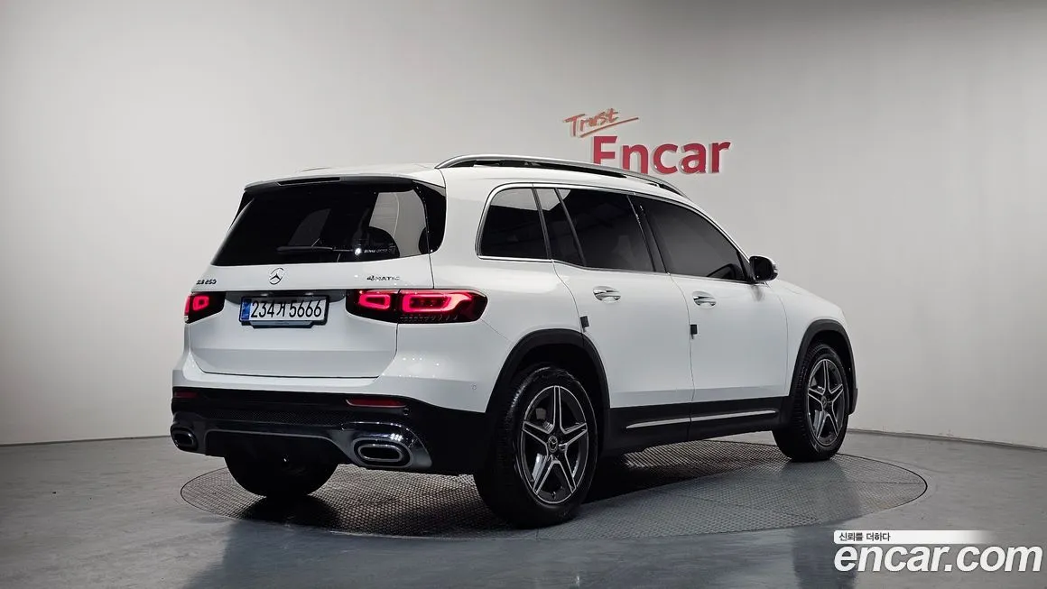 Mercedes-Benz GLB-Class — фото 10