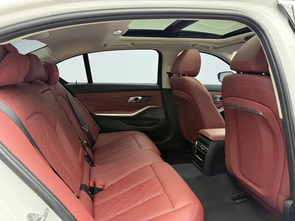 BMW 3 Series 2023 из CN, фото 5