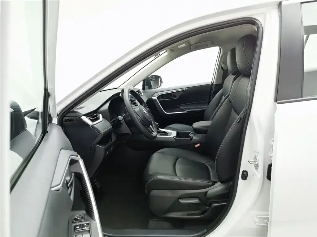 Toyota RAV4 2023 из CN, фото 7