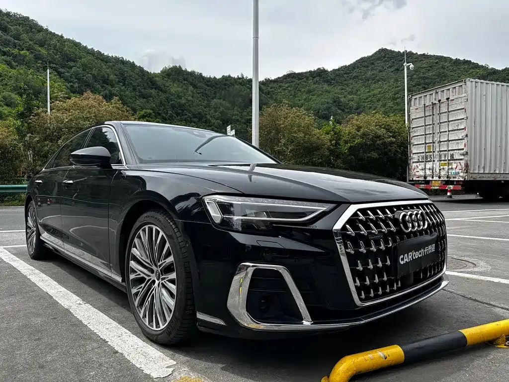 Audi A8 — фото 3