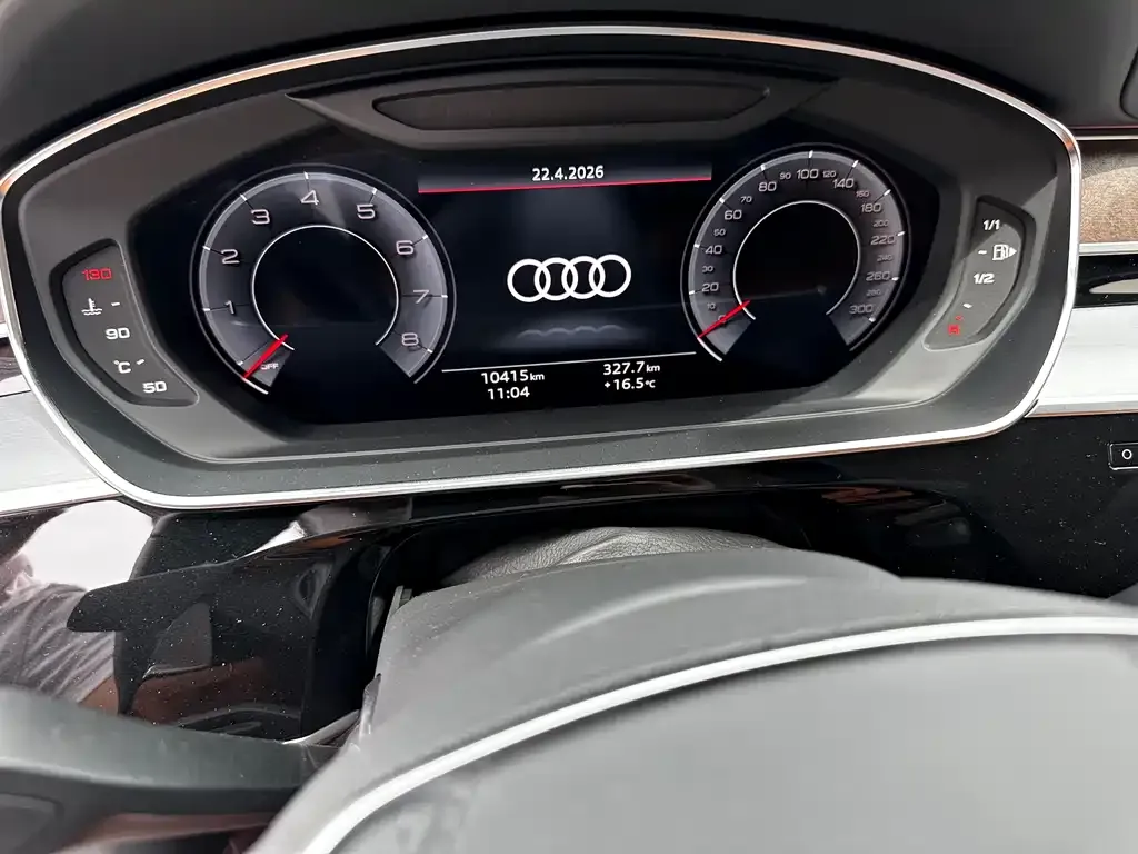 Audi A8 — фото 2