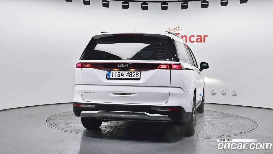 Kia Carnival 2023 из KR, фото 2